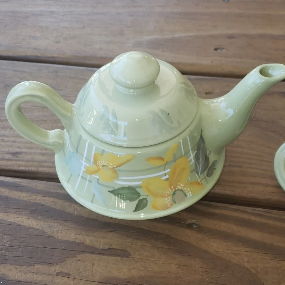 Tracy Porter 3 piece teapot and cup